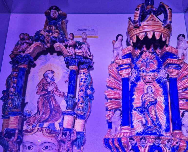 “Antiche Acquasantiere Domestiche e Devozionali in maiolica dal XVI al XIX secolo – Collezione Piccinini”